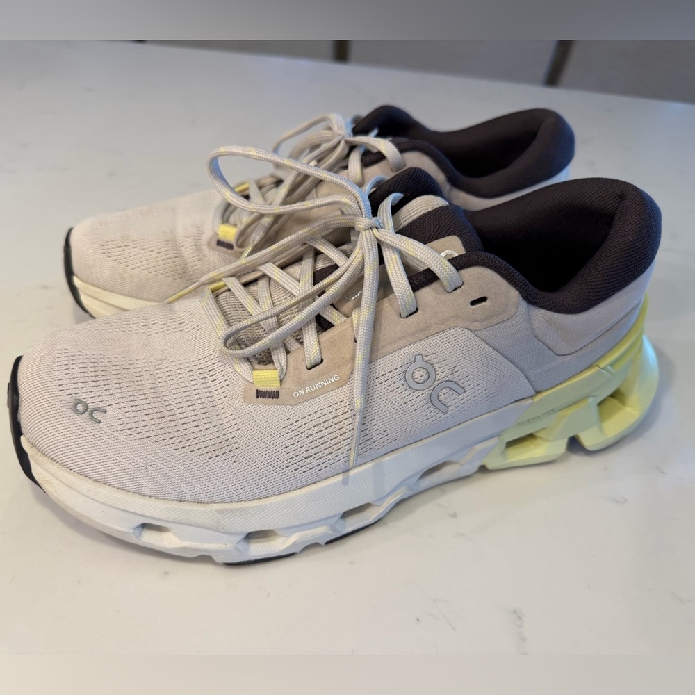 On Running women’s Cloudflyer 5 Pearl and Hay size 10.5